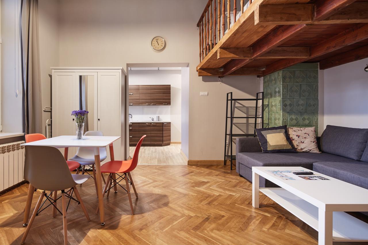 Playhouse Apartments — Photos 2